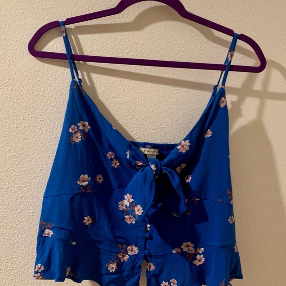 American Eagle Blue floral blouse - Picture 2 of 9